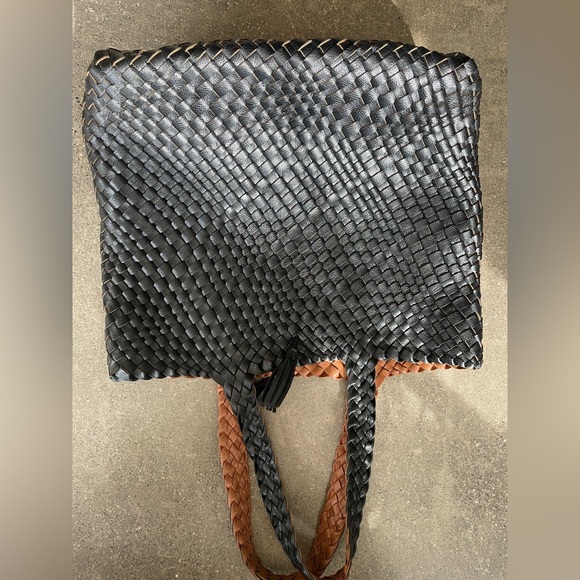 Urban Expressions Faux Leather Black Large Tote Purse Woven With Tassel - Picture 4 of 5